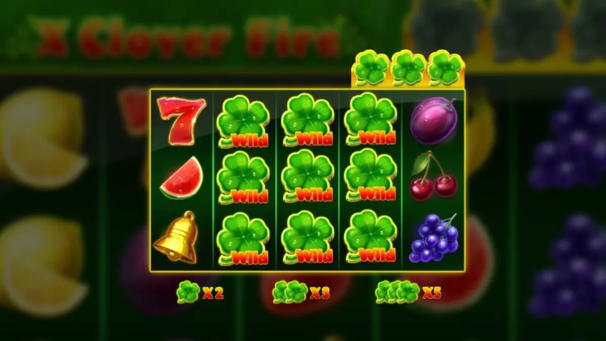Interface vibrante do jogo X Clover Fire com símbolos de frutas e trevos em chamas